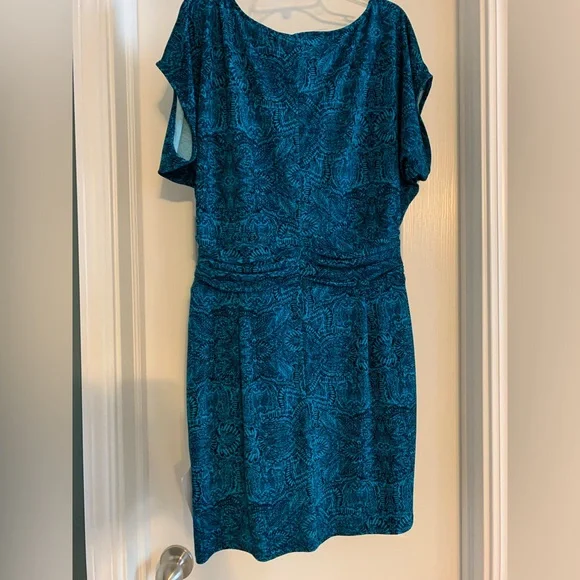 Ann Taylor Womens Ruched Waist Dress Turquoise and Navy Short Sleeves, size MP - Picture 2 of 9